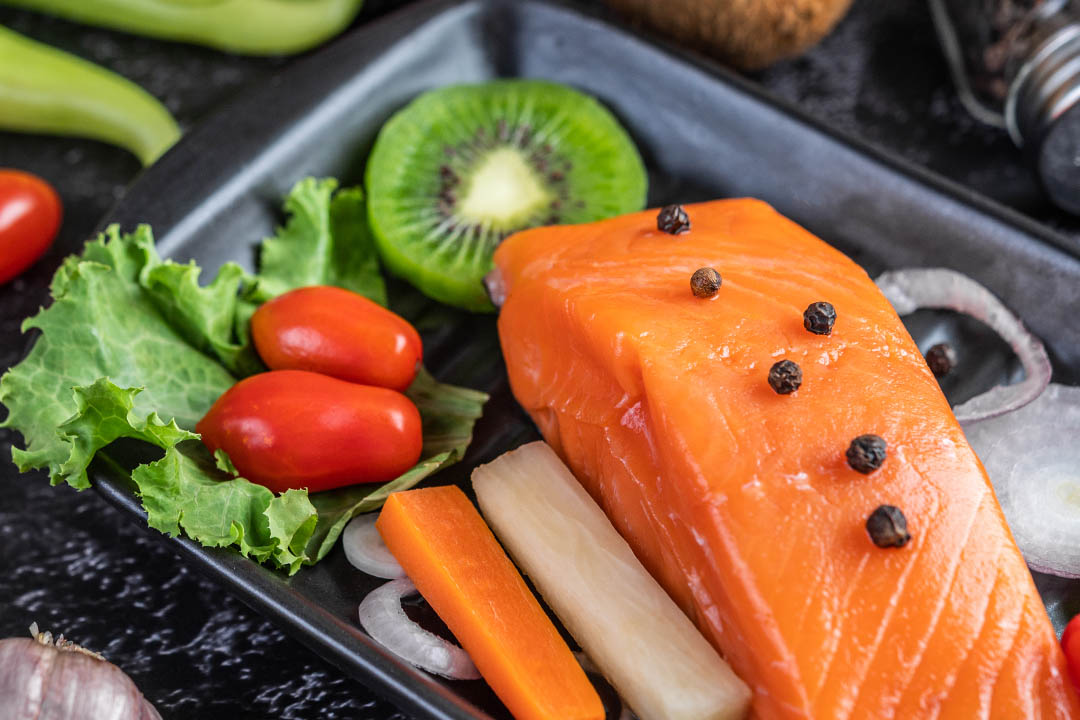 Kiwifruit and salmon